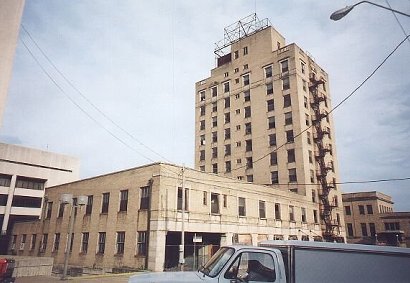 Hotel  McCartney, Texarkana, Texas today