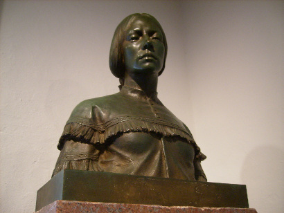 Angel of Goliad bust by Hugo Villa