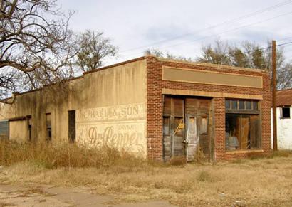 Wellington Tx - Ghost Dr Pepper Sign